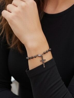 Unisex Black Beaded Cross Bracelet